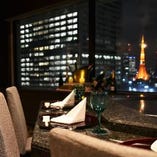【一望！東京タワー】
都心の夜景が今日のディナーを演出。