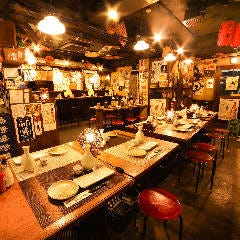 釜焼鳥本舗 おやひなや 西新宿店_テーブル席