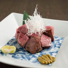 基　名物！　極厚牛タンの炙り