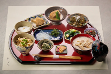 琉球料理を愉しむ