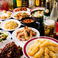 当店の人気メニューがズラリ勢揃い！オーダー式で全てできたて！