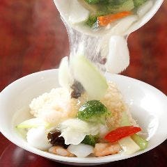全160種の食べ放題コースは2時間飲み放題付3180円(税抜)～！