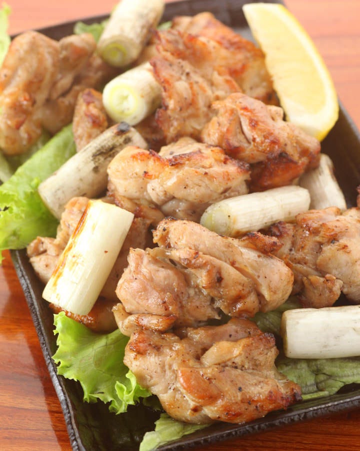 浜っちょ。の地鶏もも炭火焼 ネギ入り