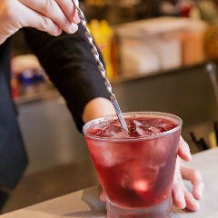 スタンダードなカクテルやノンアルコールも！お気軽にご注文を。
