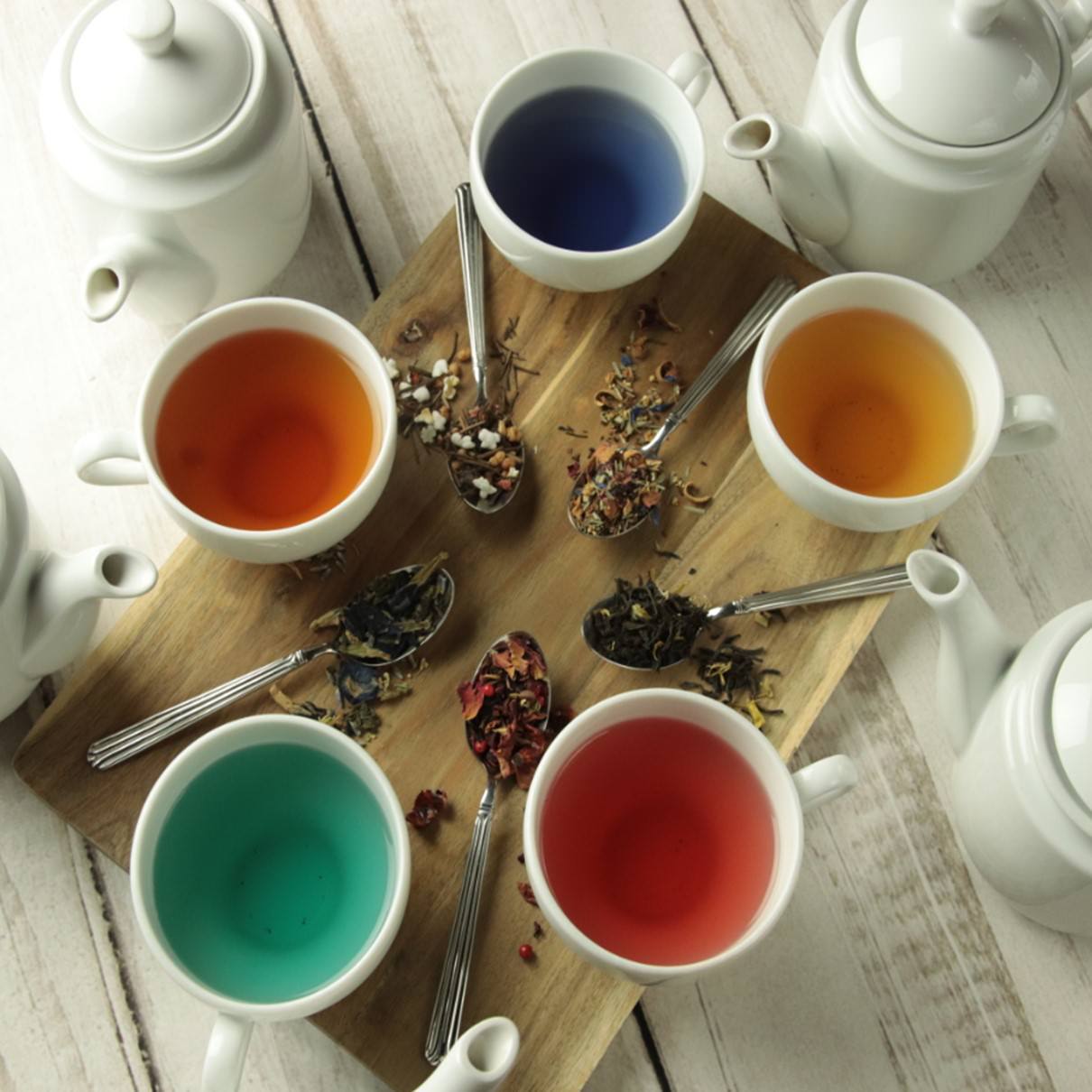 メルカパーラー自慢の紅茶も多数ご用意しております