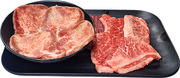 牛タンとカルビの写真