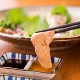 【日替わりの鶏刺し】
ささみやレバーなどを盛り合わせでご用意