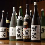 八海山や神亀など全国各地から選りすぐりの日本酒が勢ぞろい
