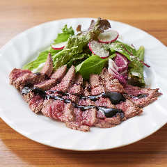 牛肉のタリアータ 特製バルサミコソースで♪