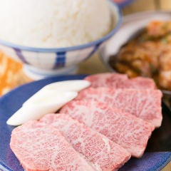 ホルモン 焼肉酒場 一本屋 大崎店 自慢の食材 肉にも一切の妥協なし 黒毛雌牛を使用 ぐるなび ホルモン 焼肉酒場 一本屋 大崎店 自慢の食材 肉にも一切の妥協なし 黒毛雌牛を使用 ぐるなび