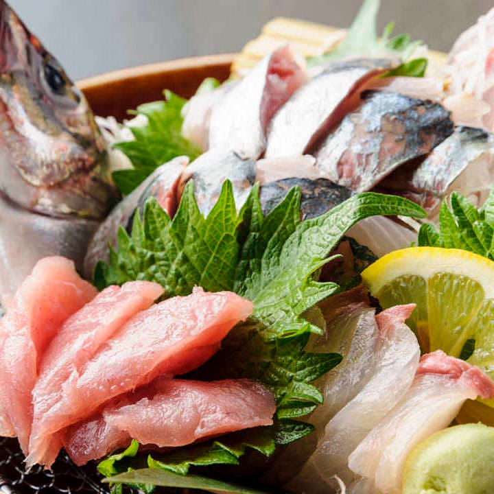 日本全国産地直送の獲れたての新鮮な魚をお造りでご提供！