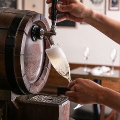 フレッシュな味わいの樽生スパークリング。1H飲み放題1,600円