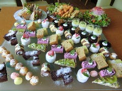 ケーキは、ビュッフェ形式でご用意しております。