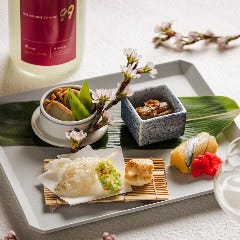 季節の食材を使った八寸盛合せ