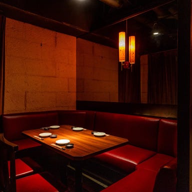 くつろぎの和食個室居酒屋 響き‐HIBIKI‐ 恵比寿本店_ゆったりとお過ごしいただける広々とした【ソファー席】個室(~8名様)