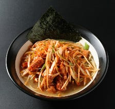 百麺の定番！2種類の麺を楽しめる