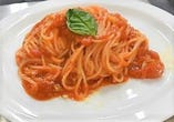 自家製トマトソースのスパゲッティ