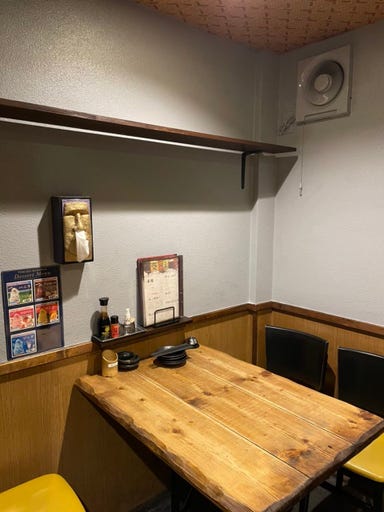 串カツともつ鍋とかすうどん居酒屋 しゃかりき432゛新福島店 店内の画像