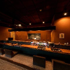 職人の美しい技の数々を目の前でお楽しみください。