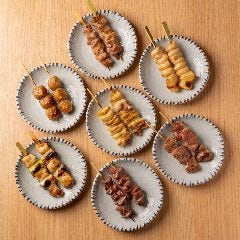 【一本ずつ備長炭で丁寧に焼き上げる本格焼き鳥】
