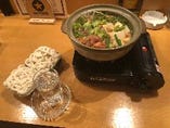 花輪ホルモン鍋 (うどん付き)