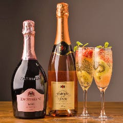 フルーツ入りで華やか♪お祝いなどに最適なグラスシャンパン