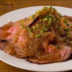 自家製ローストビーフ丼ソースはあっさりとした和風テイスト♪