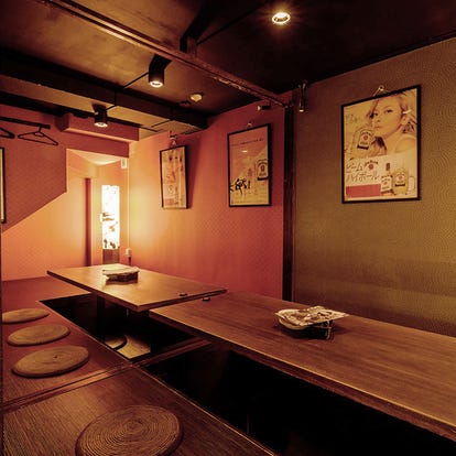 ゆったり個室 おもろまち駅近くの居酒屋でおすすめ 人気の完全個室 ソファー席など ぐるなび