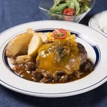 デミグラスハンバーグがおすすめ！