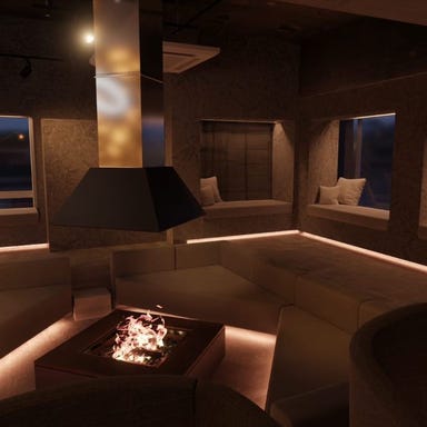 シーシャカフェ Charcoal_テーブル席(2~3名様×5卓)