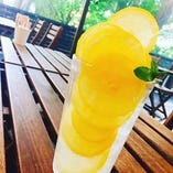 特製のレモンサワーは夏にぴったりのおすすめドリンクです