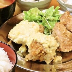 ご飯・味噌汁おかわり自由！とろろ付き定食