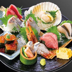地魚屋ならでは!鮮度抜群の旬魚で作り上げるお造りは至極の逸品