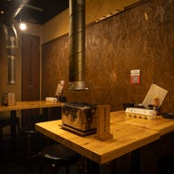 炭火焼き無限バーグ 無限_テーブル席