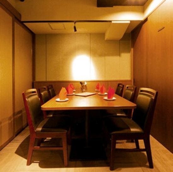 自慢の寛ぎ個室でお楽しみください。3名様~ 隠れ家居酒屋ダイニング 食べ放題 SITA 中目黒本店_自慢の寛ぎ個室でお楽しみください。3名様~