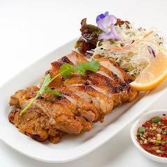 ガイヤーン(ローストチキン) 隠れ家居酒屋ダイニング 食べ放題 SITA 中目黒本店_ガイヤーン(ローストチキン)