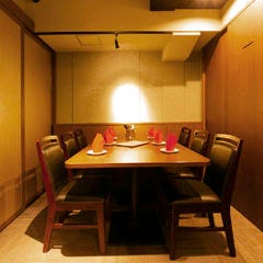 隠れ家居酒屋ダイニング 食べ放題 SITA 中目黒本店_◆中目黒お洒落空間◆ソファー席多数ご用意♪お客様だけの特別な一夜をお過ごし下さい。少人数から団体様迄、ご人数に適したお席へご案内致します。飲み放題付プランは女子会や会社の飲み会や女子会など各種ご宴会にもお勧めです!人気の厳選牛食べ放題プランも必見!【当日予約OK】