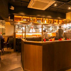 隠れ家居酒屋ダイニング 食べ放題 SITA 中目黒本店_【宴会実績多数!厳選牛が自慢の肉料理】
お値段以上のご満足をお届けいたします!お洒落な店内で美味しいお肉をお楽しみください!選び抜かれた季節の味覚をお楽しみいただける自慢の逸品を、宴会の席に相応しい華やかな盛り付けにてご用意いたします。送別会・歓迎会・誕生日・記念日などのお祝い事にも!