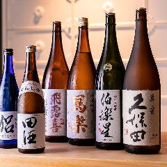 全国から選りすぐりの日本酒をご用意。季節限定酒もございます。