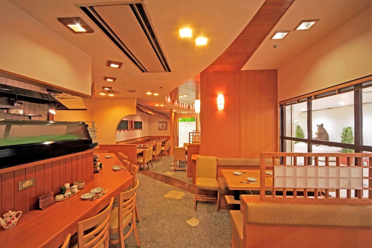 酔心 東京駅店の内観