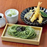 海老と旬の野菜の天ぷら茶そばせいろ