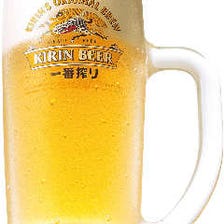 まずは生ビールで乾杯！！