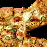 ピッツァは生地から手作り♪ソースやチーズも厳選しています！