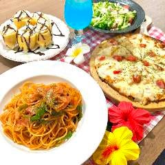 Cafe ＆ Bar LEALEA