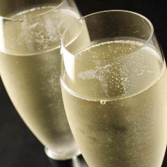 気負いのない雰囲気で乾杯は華やかにシャンパンでどうぞ☆