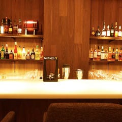 お洒落なﾊﾞｰｶｳﾝﾀｰ｡お客様の目の前でお好きなお酒を♪