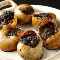 エスカルゴを特製バターでオーブン焼きにした逸品☆