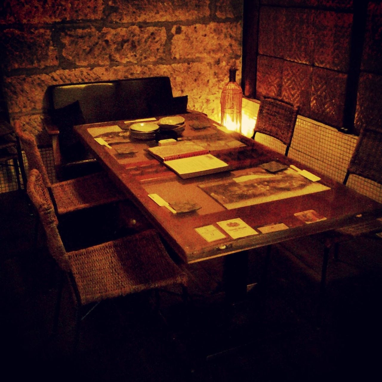 テーブル席・完全個室（壁・扉あり）・8名様まで