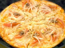 アンチョビ・オニオン・トマトのピザ