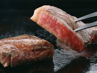 新橋で肉厚ステーキなどが味わえる人気のステーキレストラン4選